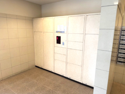 【設備】 | ルイシャトレ鳳 | 外出中も荷物が受け取れる宅配ボックス有！ネットショッピングも気軽に楽しめそうです。