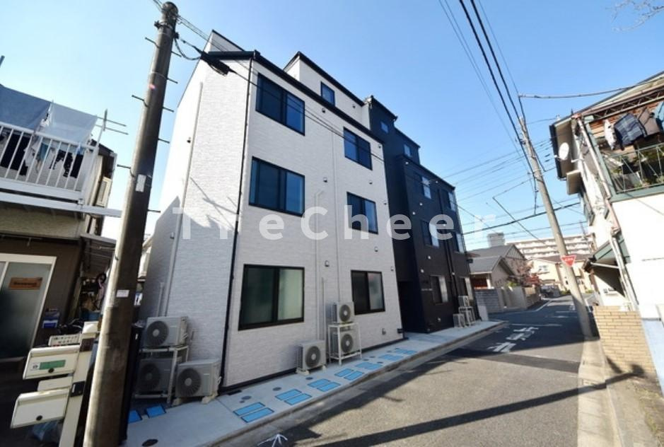 メゾンハイウェイ春日町の外観