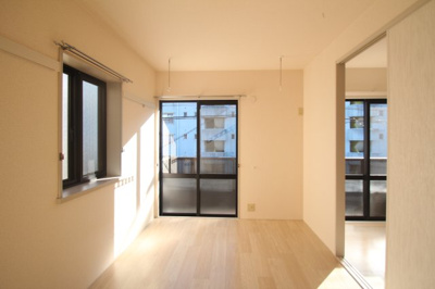 【寝室】 | ラフォーレ・あずま | 室内物干し器もあります