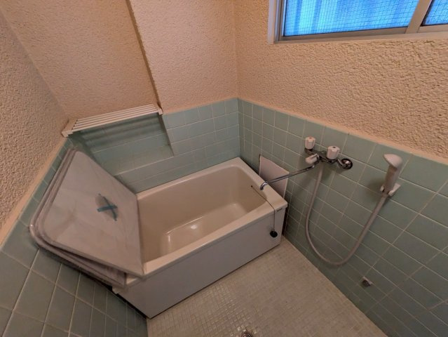 加来ビルの浴室