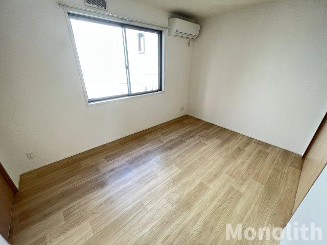 フォーチュン和泉の洋室