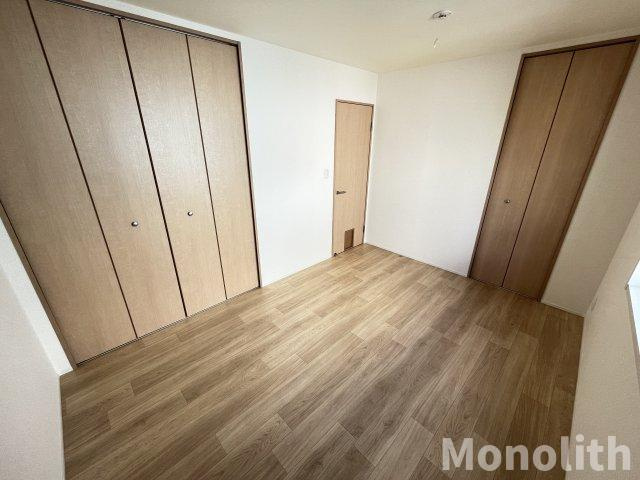 フォーチュン和泉の洋室