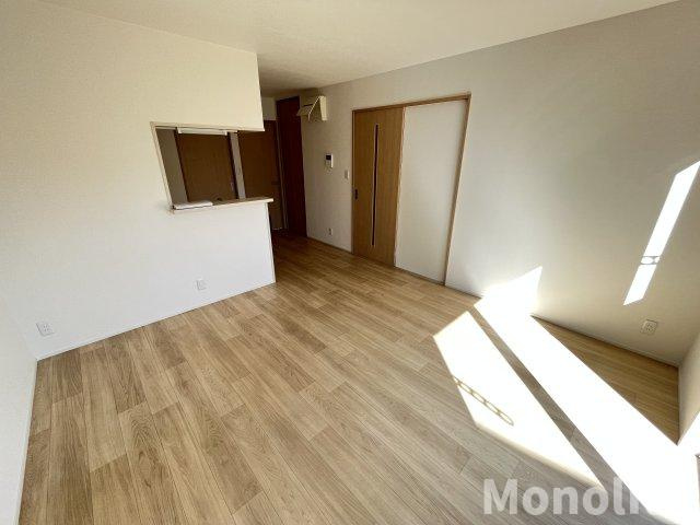 フォーチュン和泉の居間・リビング