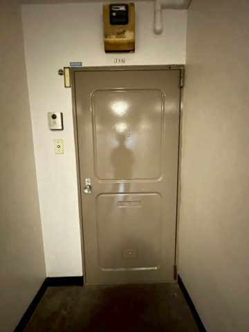 吉田マンションの玄関