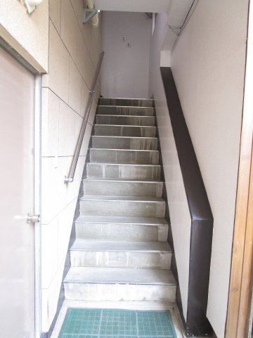 吉田マンションのエントランス