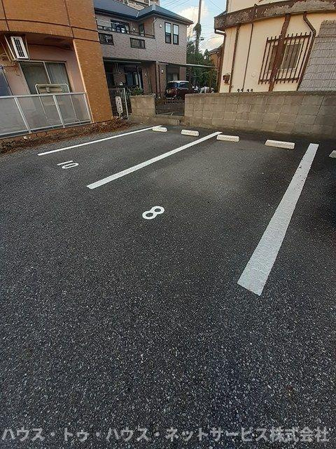 メルローズの駐車場