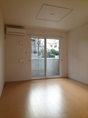 【内装】 | エレガント・サニーヒル | 明るい色調の室内です