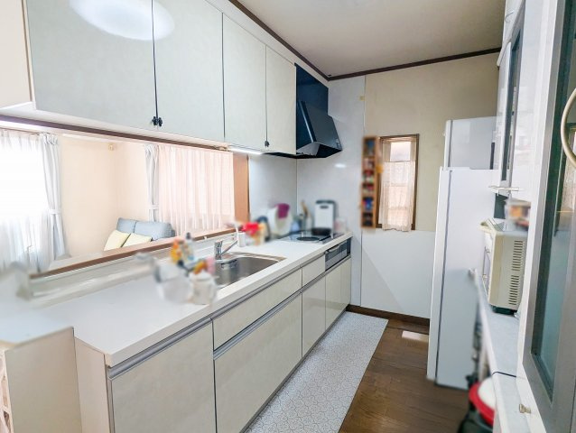 【キッチン】 | 志木市上宗岡2丁目　中古一戸建住宅　(丸井志木店) | 家族の様子が見える対面キッチン。