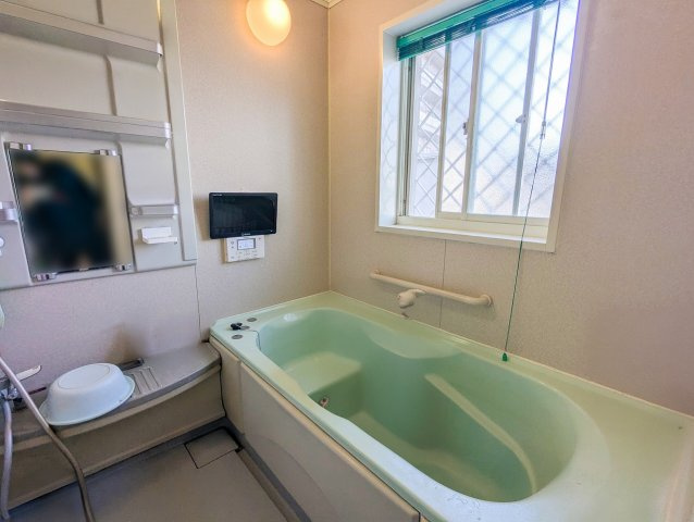 【浴室】 | 志木市上宗岡2丁目　中古一戸建住宅　(丸井志木店) | テレビ付きでゆったり。浴室暖房で寒い日も安心のバスルームです。