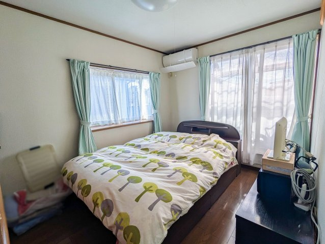 【洋室】 | 志木市上宗岡2丁目　中古一戸建住宅　(丸井志木店) | 全居室が二面採光で風通しも良好