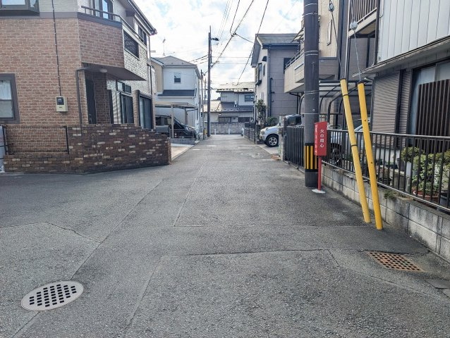 【前面道路含む現地写真】 | 志木市上宗岡2丁目　中古一戸建住宅　(丸井志木店) | 前面道路ゆったり。駐車もスムーズ。