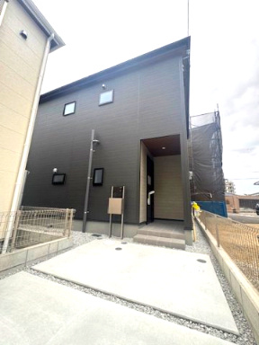 【外観】 | Livele Garden.S中区深井水池町　2号棟 | 完成済＆即お引渡し可！長期優良住宅／耐震構造／住宅性能評価W取得。内覧をご希望の際はお気軽にお電話ください！