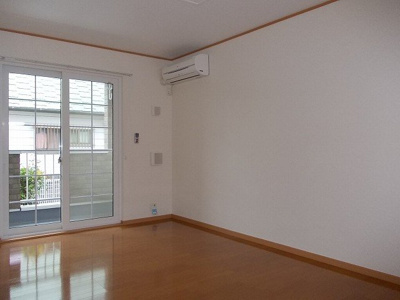 【居間・リビング】 | ウエスト・ブリーズ | 居間です