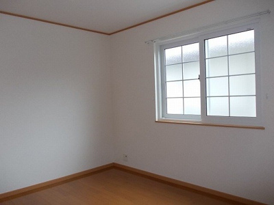 【内装】 | ウエスト・ブリーズ | 明るい色調の室内です