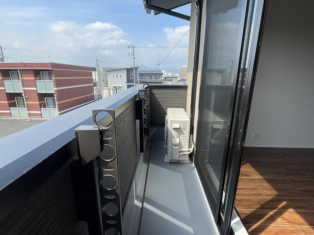 【バルコニー】 | RMF_アールエムエフ | 暖かな日差しのふりそそぐバルコニー