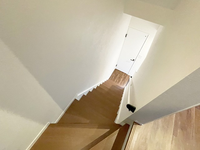 【その他】 | RMF_アールエムエフ | 1階から2階への階段