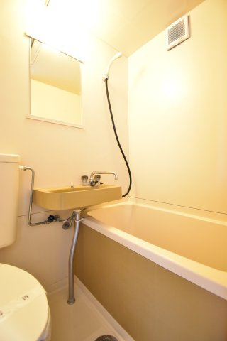 シャトルスギモトの浴室