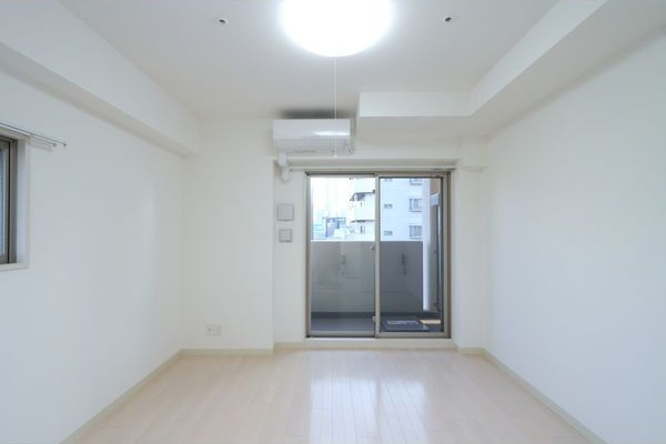 エステムプラザ名古屋駅前プライムタワーの居間・リビング