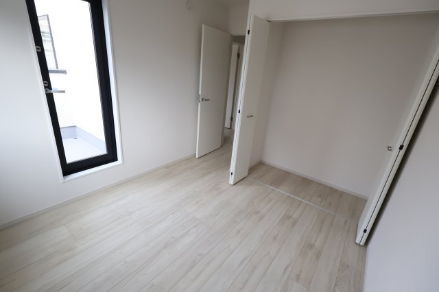 《仲介手数料無料》朝霞市根岸台２丁目6-8新築一戸建てKEIAI GRACEの洋室