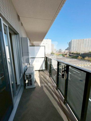 【バルコニー】 | LIME RESIDENCE KAWAGHI EAST | 暖かな日差しのふりそそぐバルコニー