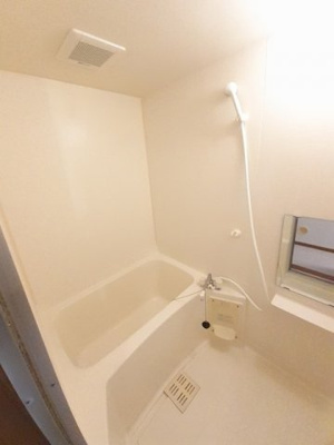 【浴室】 | サンモール・エル | 落ち着いた空間のお風呂です