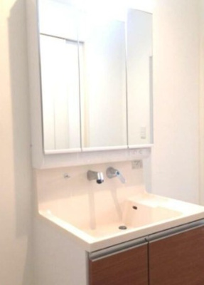 【独立洗面台】 | 清水３丁目戸建 | 嬉しい独立洗面台付き。