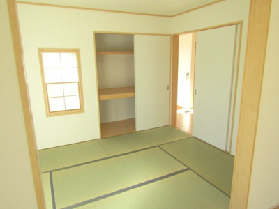 【和室】 | 中古戸建　甲斐市篠原 | 和室ならではの温かな和の空間で寛ぎの時間を過ごせます