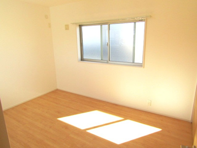 【洋室】 | 中古戸建　甲斐市篠原 | 個人の部屋や寝室として使える洋室です