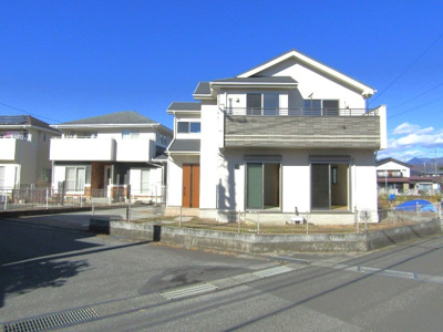 【庭】 | 中古戸建　甲斐市篠原 | お庭の付いた物件です