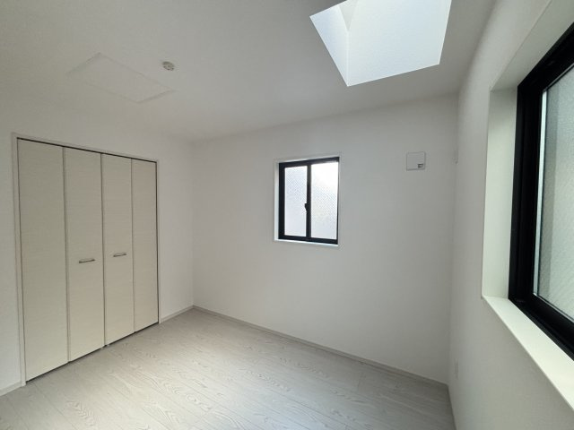 天白区一本松1期｜名古屋市の戸建ならホームアップの洋室|1階の納戸は将来的に2部屋に分けることができます