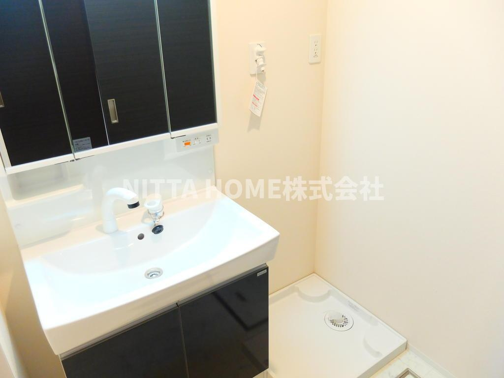 丹波篠山市宇土の賃貸マンションの洗面所|三面鏡タイプ独立洗面台☆彡