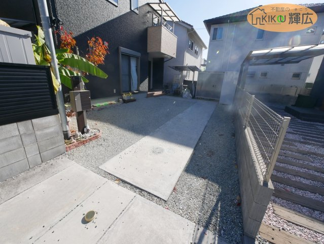 姫路市苫編　中古戸建の駐車場