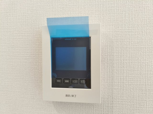 杉並区南荻窪2丁目のセキュリティ|インターホンの映像で来訪者の声と顔を確認後鍵を解錠することができるTVモニター付きインターホン完備