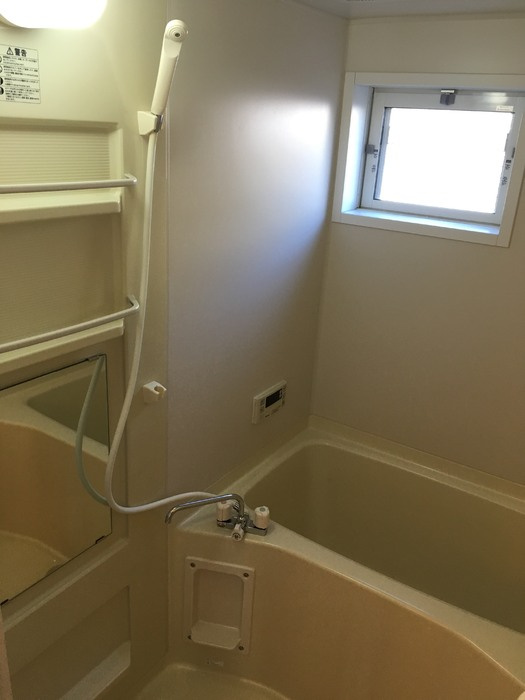 メゾンクオーレ Ｂの浴室|浴室