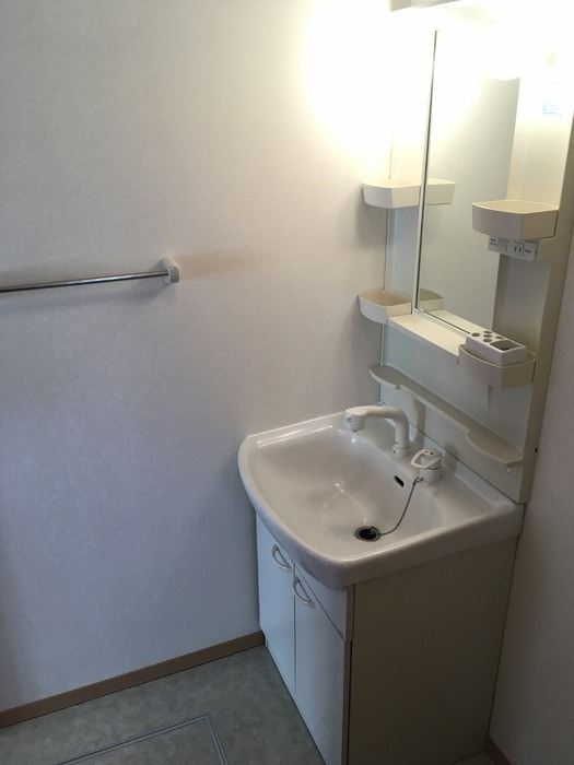 メゾンクオーレ Ｂの独立洗面台|洗髪洗面化粧台