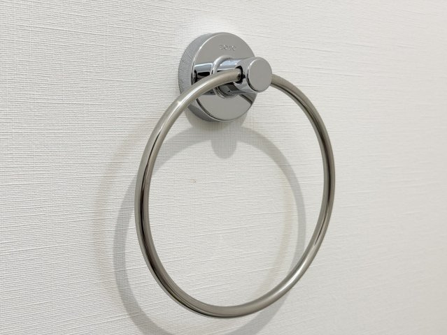 メゾングレイス上津のトイレ|おしゃれなタオル掛け