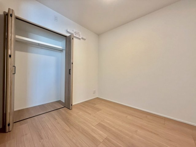 パーク・エステート上板橋の洋室|木のぬくもりが感じられるナチュラルな雰囲気に仕上がった室内です。