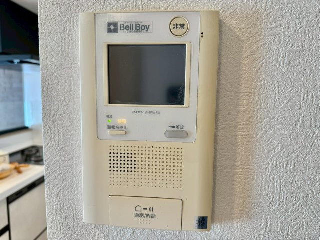 パーク・エステート上板橋の防犯設備|来客時に便利な、モニター付きインターホン。