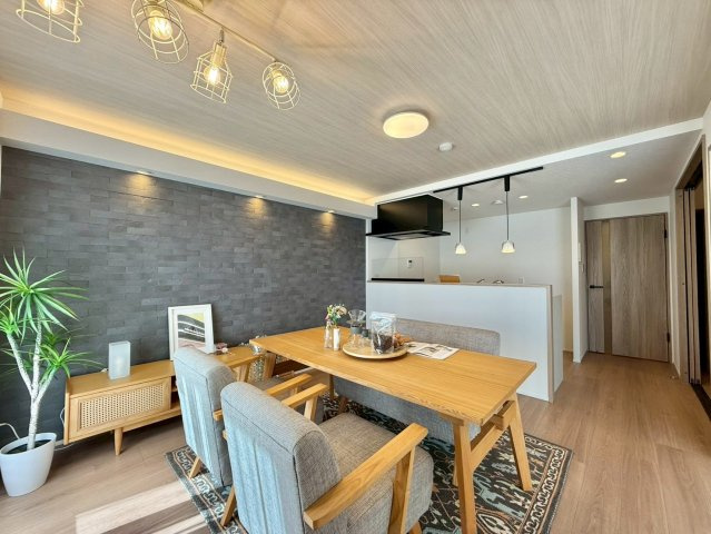 パーク・エステート上板橋の居間・リビング|のびやかに広がるリビングは、一年を通して爽やかな光と風に癒される家族のなごみ空間。