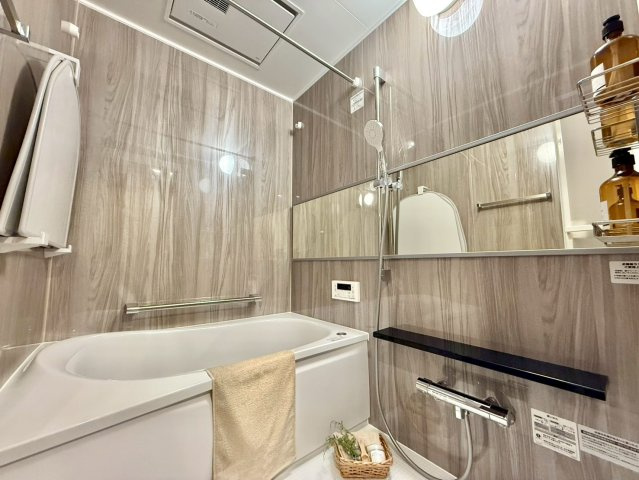 パーク・エステート上板橋の浴室|浴室乾燥機付きのため、天気を気にせずお洗濯物を干すことができます！花粉や梅雨の時期にも便利ですね。