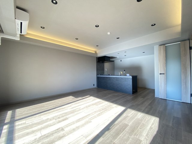 【居間・リビング】 | クリオ横浜西口弐番館 | 約16.1帖LDK　床暖房搭載　エアコン設置済み