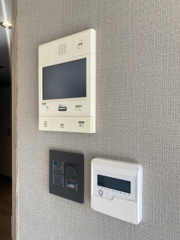 【冷暖房・空調設備】 | クリオ横浜西口弐番館 | カメラ付きインターホン、床暖房操作パネル