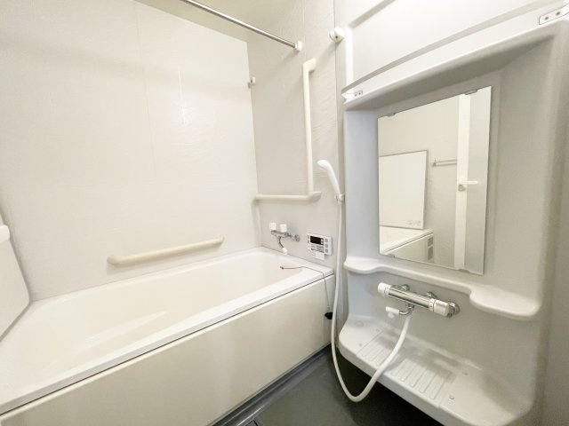 【浴室】 | カーサフェリーチェ淡海 | 同物件別室