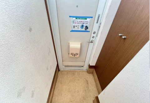 プロス・ペールAの玄関