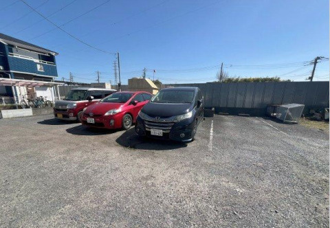 プロス・ペールAの駐車場