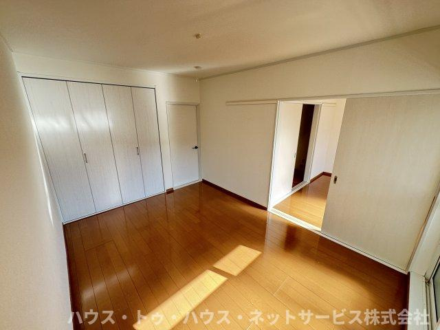 パステル・エステートの洋室