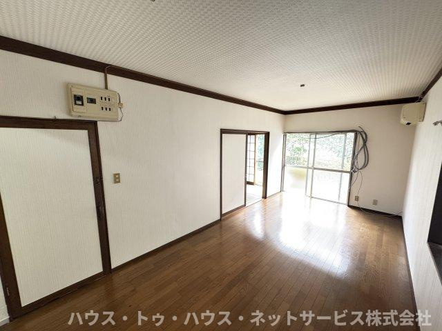 五香南2丁目一戸建の居間・リビング