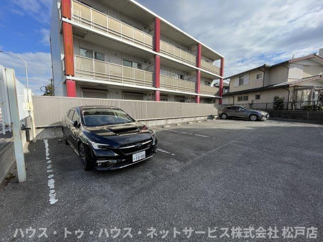 エクシードきよしが丘の駐車場