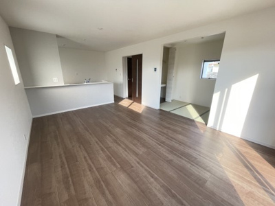 【居間・リビング】 | 糸満市真壁　第2（全4棟）3号棟 | ※同仕様写真です