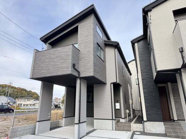 天白区一本松1期｜名古屋市の戸建ならホームアップの駐車場|2台並列駐車可能